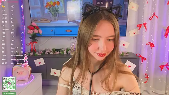 ElfredaTupy's Webcam Show