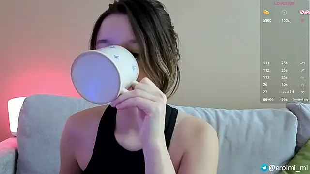 eroimi (F young) - Nipple play with saliva