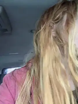 GoldenFlameGoddess' Live XXX Chat