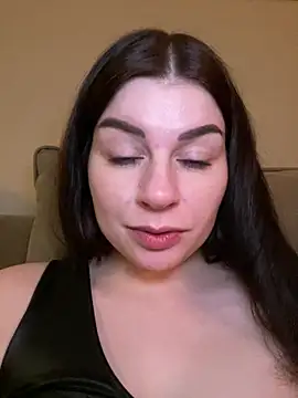 ellynora (F young) - Spread pussy closeup