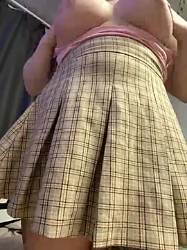 emmysuiyugh - EmmySuiyugh's free webcam