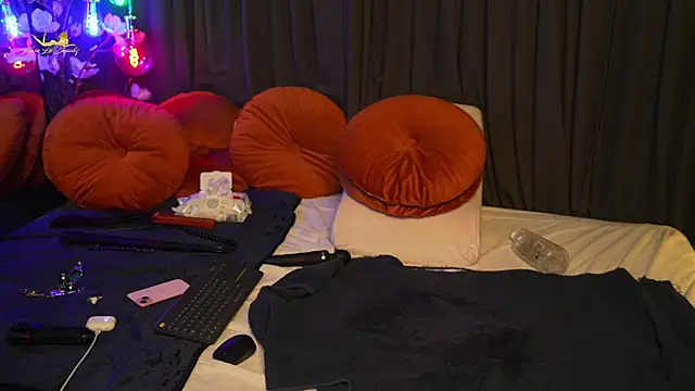 lacie_le_beauty - Lacie_le_beauty's free webcam