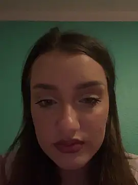 MIssYoungPinkie webcam