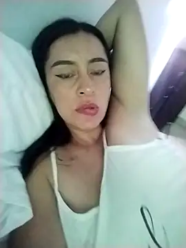 Webcam Model (hailey85) is live