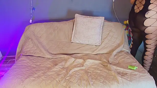 jade_brunnette webcam