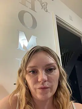 sky25x (F milf) - Clit play