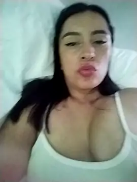 Webcam Model (hailey85) is live