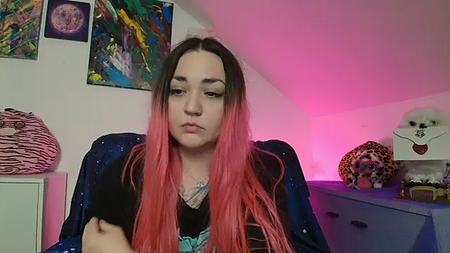 PinkHurricaneOfficial webcam