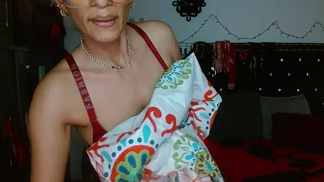 AmelieMartinez webcam