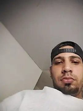 ashtoncooperr webcam