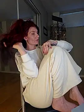 YourFavCanadianMILF webcam