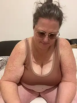 bea_french_curvy webcam