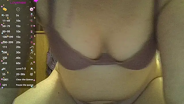 CurvyWild_Lady30 webcam