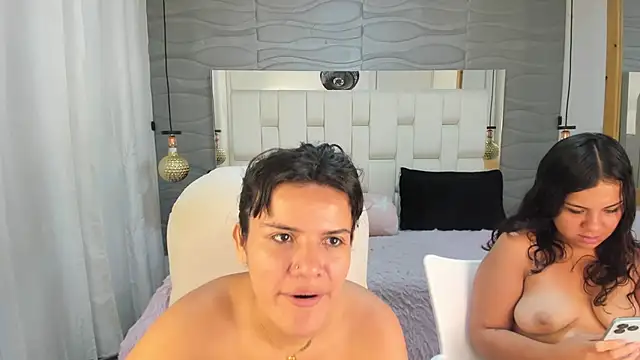 Veyra_Thaliaa webcam