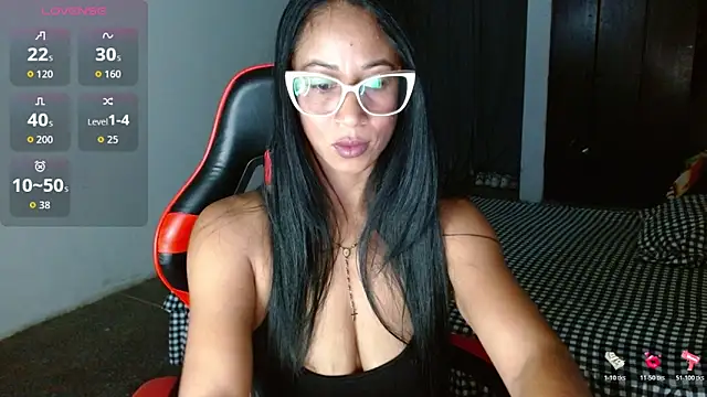 emiliklauss22 - Emiliklauss22's free webcam - UK Sex Cams