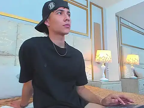 arontawers (M twink) - Big Load Of Cum!