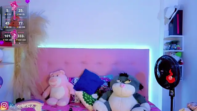 kylie_brokee - Kylie_brokee's free webcam - UK Sex Cams