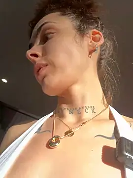 GennaJames' Webcam Show