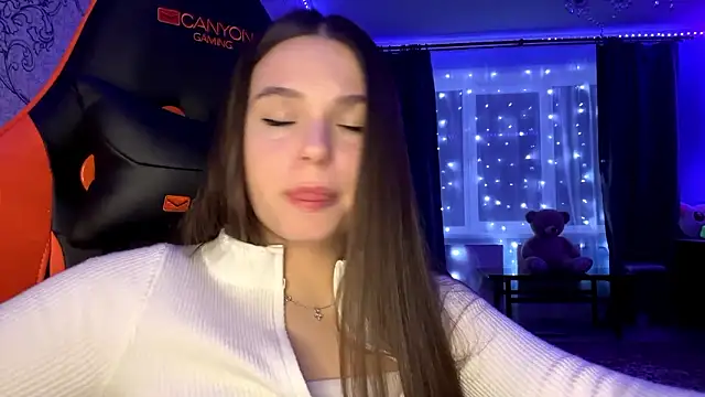 AkikoAnkrom's Webcam Show