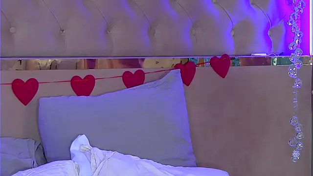 juliahotter (F young) - control toy