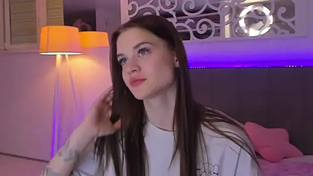 LuisaClover's Live XXX Chat