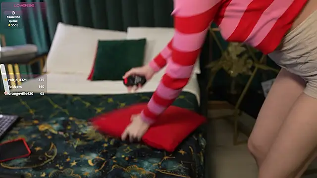 layla_bloom (F teen) - shake ass