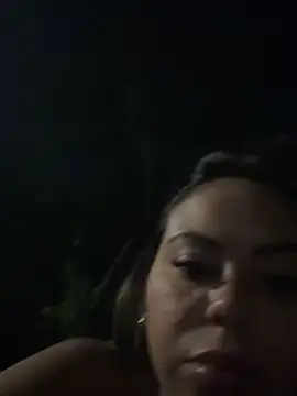 lariic (F young) - Brincar com a buceta em público 🔥🔥