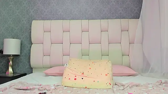 sophiaa10's Live XXX Chat