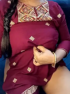 Webcam Model (SSiya-)  is live.Free join now!