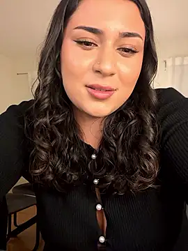 Yasmine-blue's Live XXX Chat