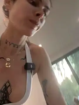 GennaJames' Live XXX Chat