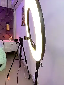 Auri__'s Live XXX Chat