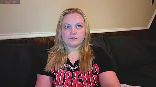 phatassblond - PhatAssBlond's free webcam - UK Sex Cams