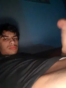 ilcazzone32 - Ilcazzone32's free webcam - UK Sex Cams