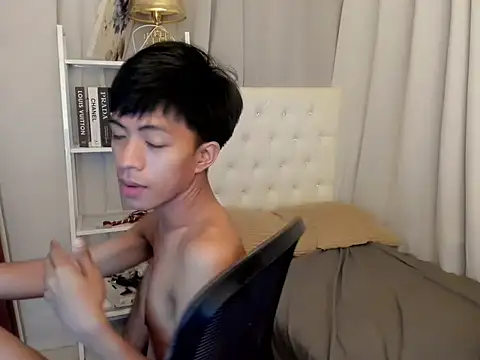 davincihugecock live sex cam