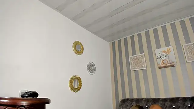 Keila_Mendoza's room