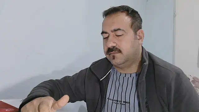 mio_jaks (Ask my age) - Does anyone want sperm? :wanker: