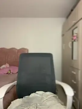 emmily_19 (F young) - NAKED AND BIGG SQUIRTT