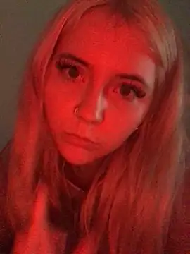 Blondie_Sofia_Essexbabe