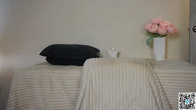 marlinvarian (F teen) - play with my nipples + massage