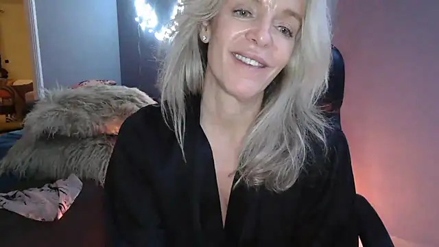 LadyMissNipsnLips' Webcam Show