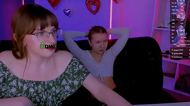 gloria_bubble (Ask my age) - flash boobs