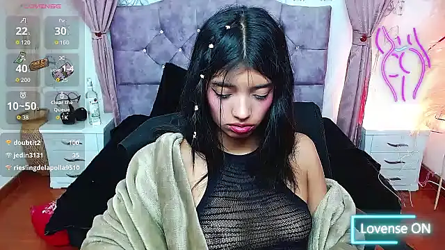 esmeralda-18 (F teen) - rub pussy