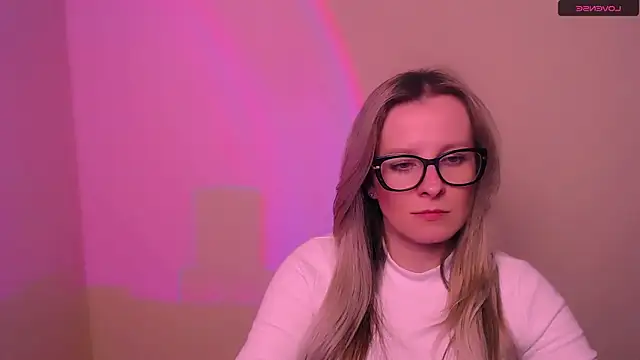 annepeach (F milf) - i will stay 5 minutes in bra