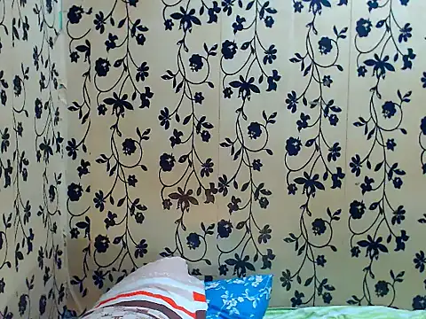 LadyBoyBigCock69's Webcam Show