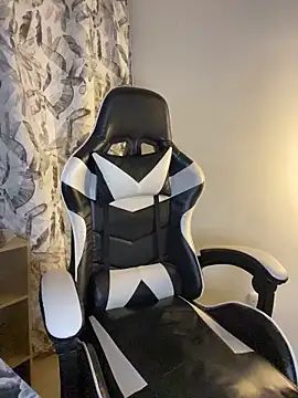 Webcam Model (Susy_M)  is live.Free join now!