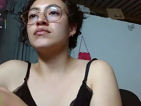 Amitlu_'s Live XXX Chat