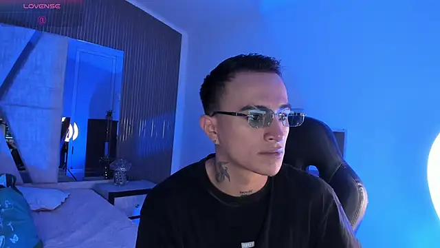 liamdeep (M young) - enjoy my sexy boday naked