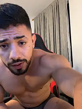 Ezzio_Scolaro Live Webcam on Stripchat