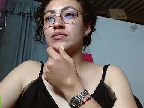 Amitlu_'s Live XXX Chat